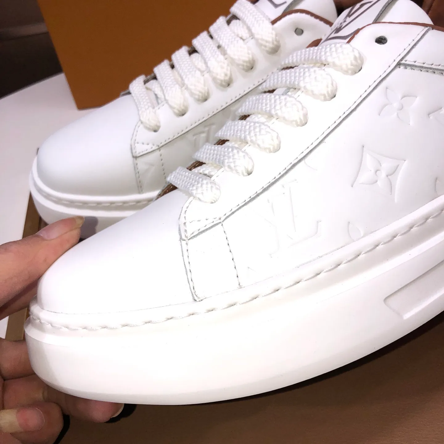 Men's shoes 💰480💰[LOUIS VUITTON] Original order price (water-dyed cowhide lining) new model 🍀LV Louis Vuitton * - top version of LV classic trendy shoes! Made of imported original cowhide, water-dyed cowhide lining, and original wear-resistant rubber outsole! High quality products! Code number 38-45 (45 is custom-made and cannot be returned or exchanged)